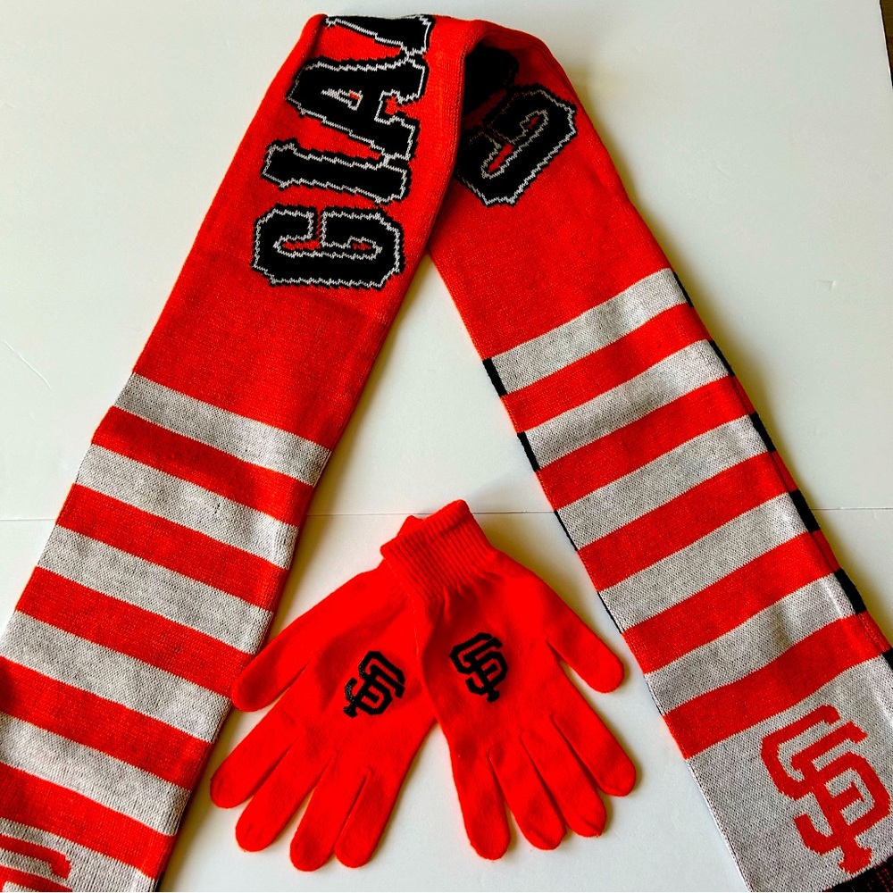 SF Giants Scarf And Mitten Set